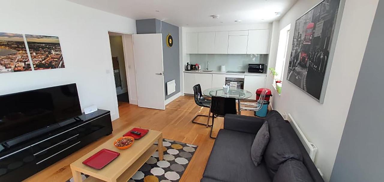 Bright & Spacious Double Bedroom With Ensuite And Concierge! Paid Parking Available Londra Dış mekan fotoğraf
